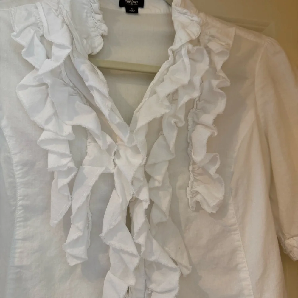 White Ruffled Button-Front Blouse - Picture 2 of 4